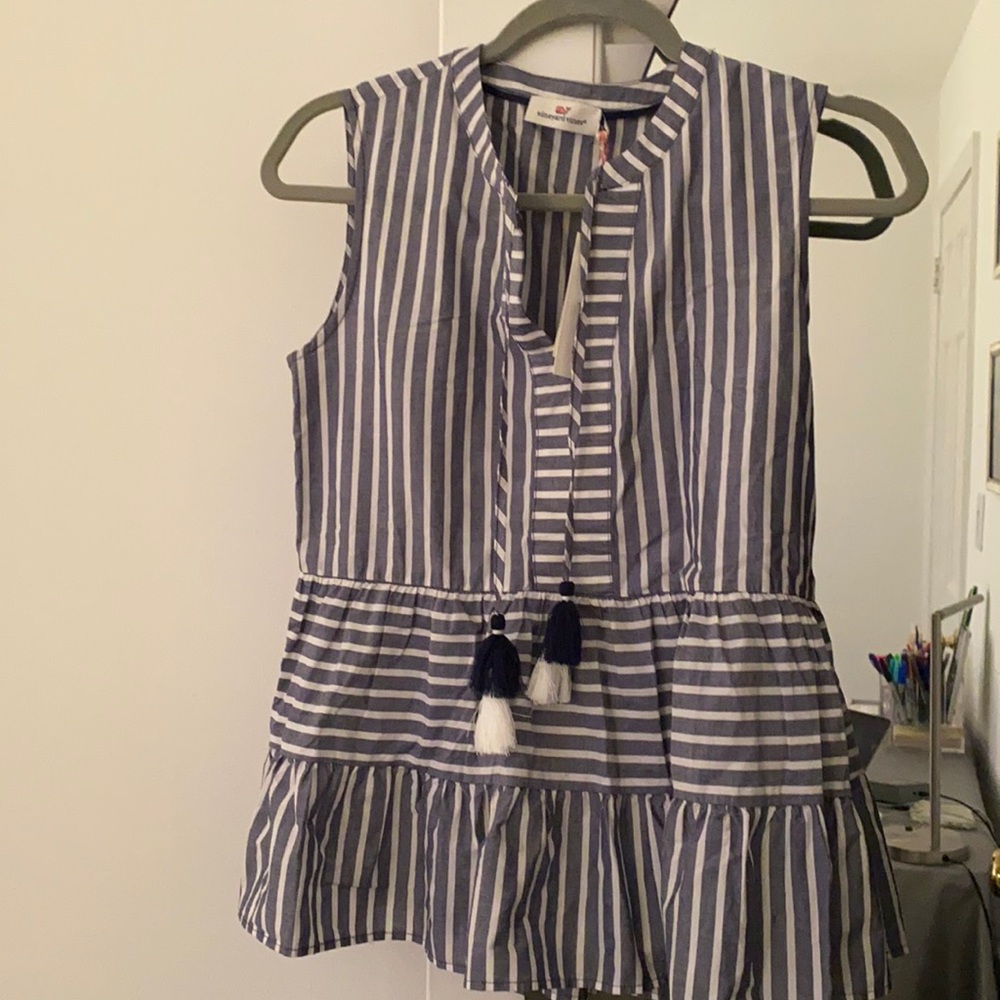 NWOT Blue and white Vineyard Vines Top